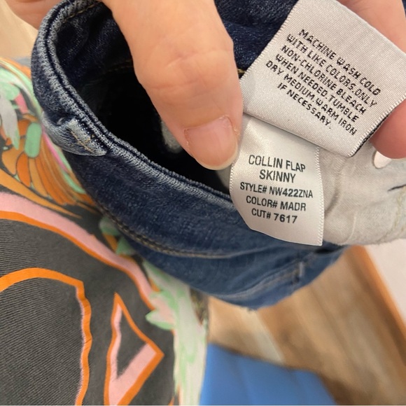 Hudson Collin Flap Skinny Jeans with Fold Over Back Pocket Size 29 - Picture 7 of 7